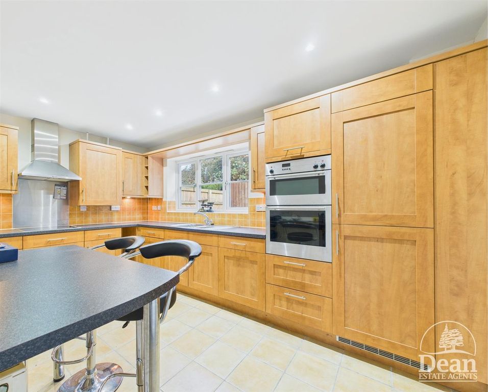 Property photo 3 of 18