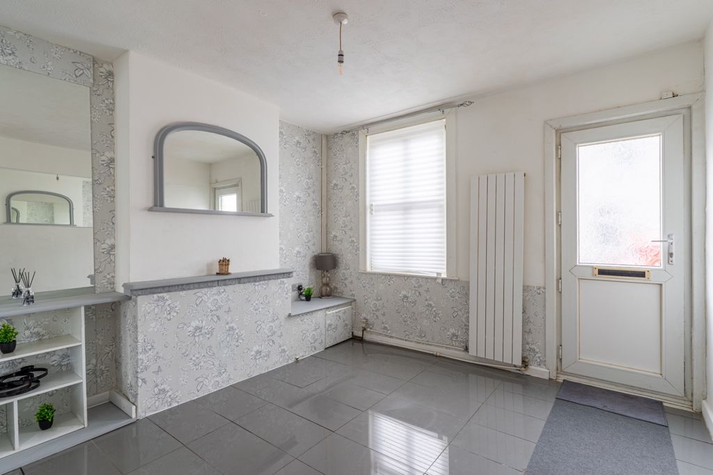 Property photo 2 of 15 5562442