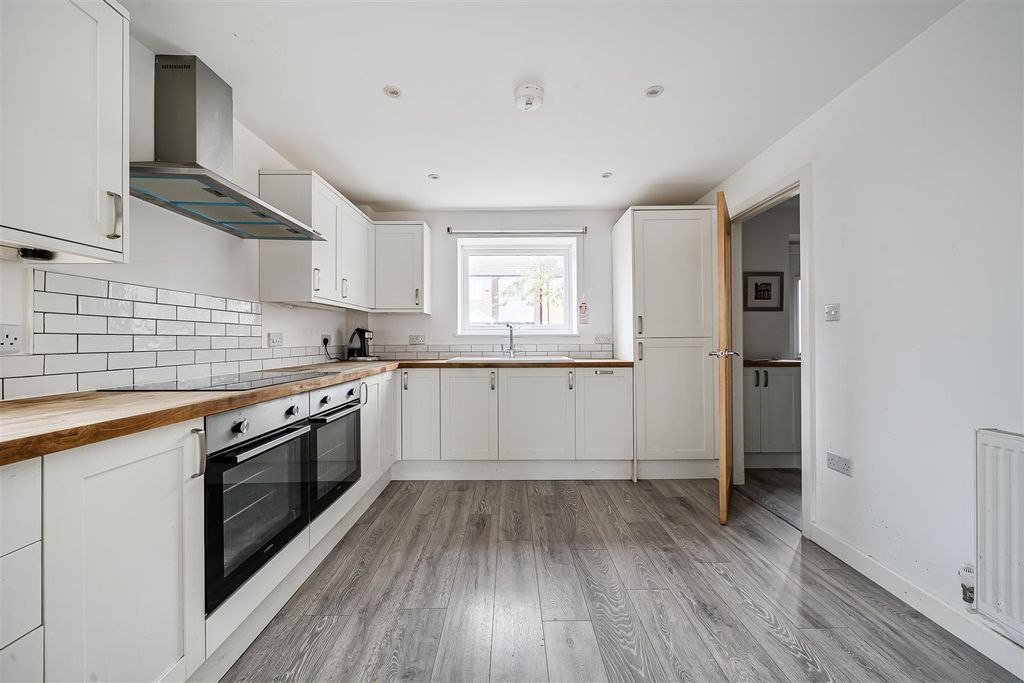 Property photo 3 of 15 1470338-14-6A1d4F52E2A0A.Jpg