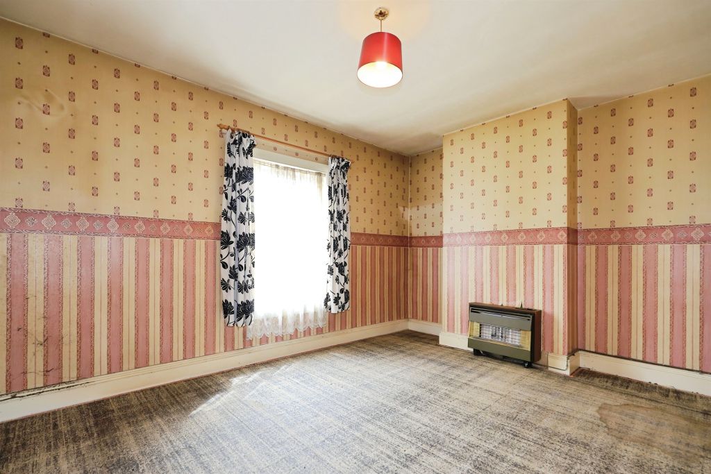 Property photo 2 of 18