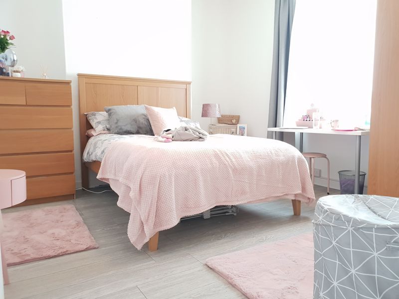 Property photo 3 of 14 Photo 8