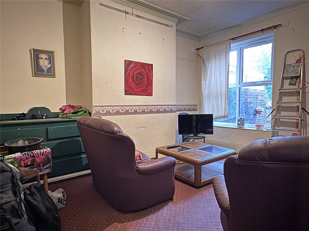 Property photo 3 of 9 Dining Room