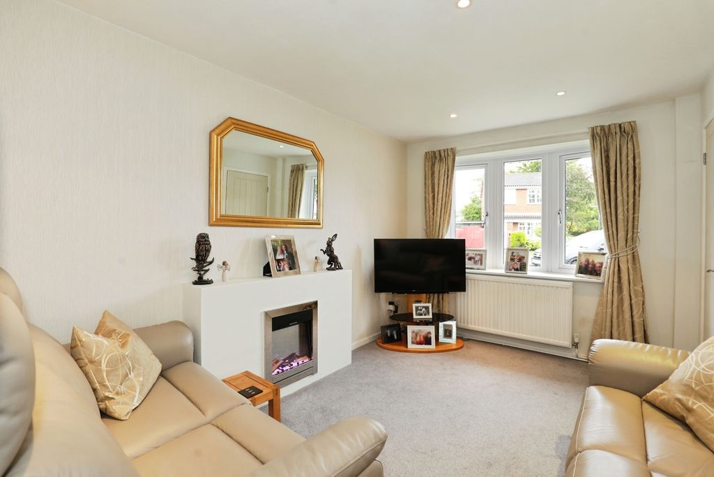 Property photo 2 of 17 Photo