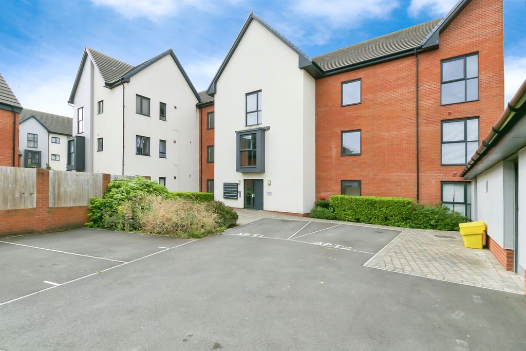 Property photo 2 of 16