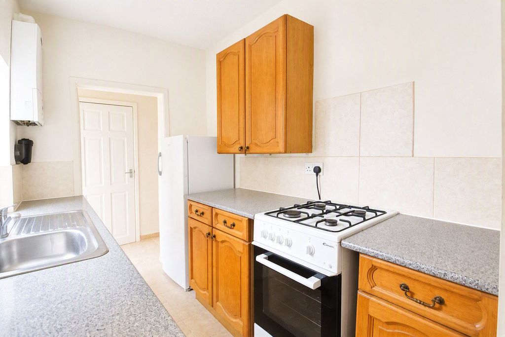 Property photo 3 of 8 Picture No. 06