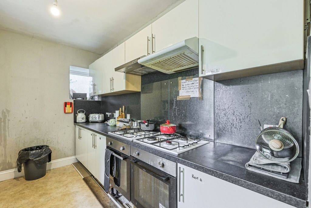 Property photo 3 of 16 Photo