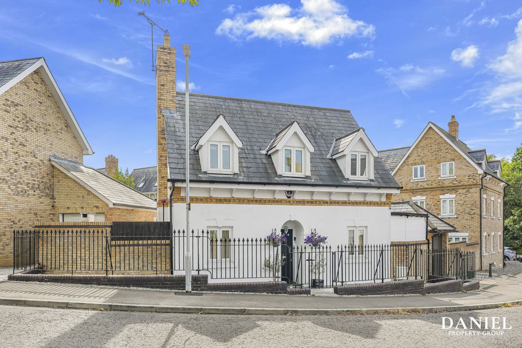 Property photo 1 of 34