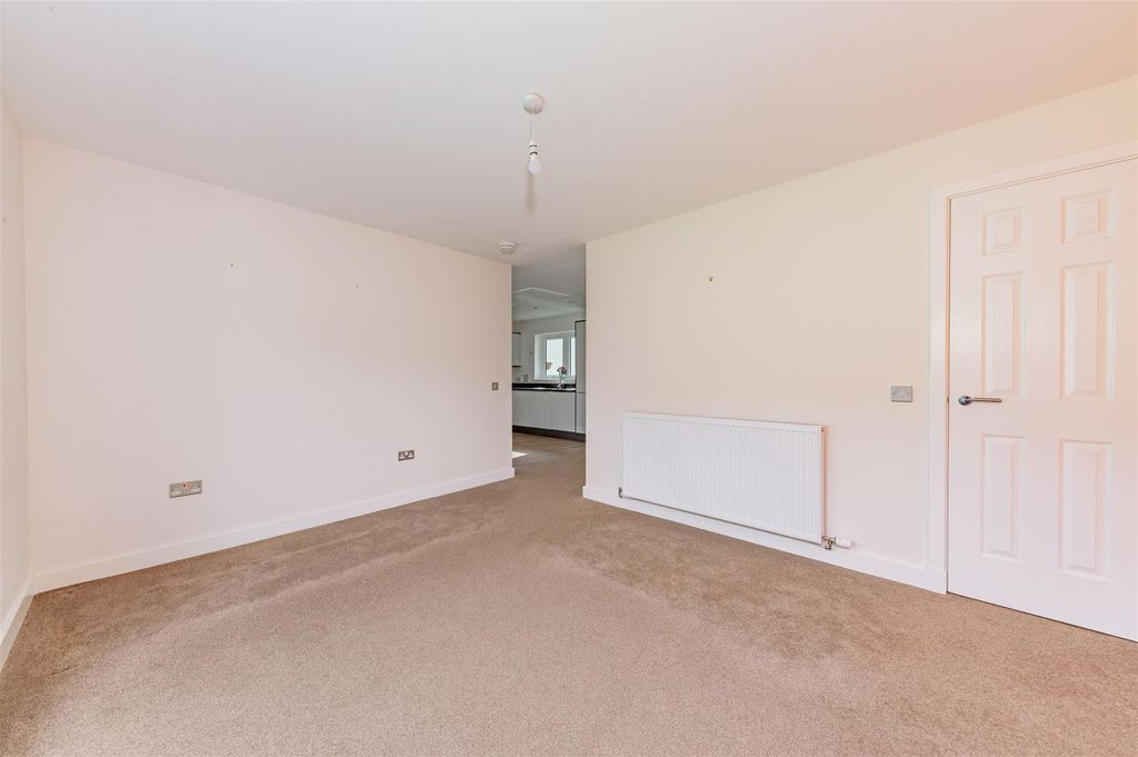 Property photo 3 of 24 8 Grayfauld Road Dundee-19.Jpg