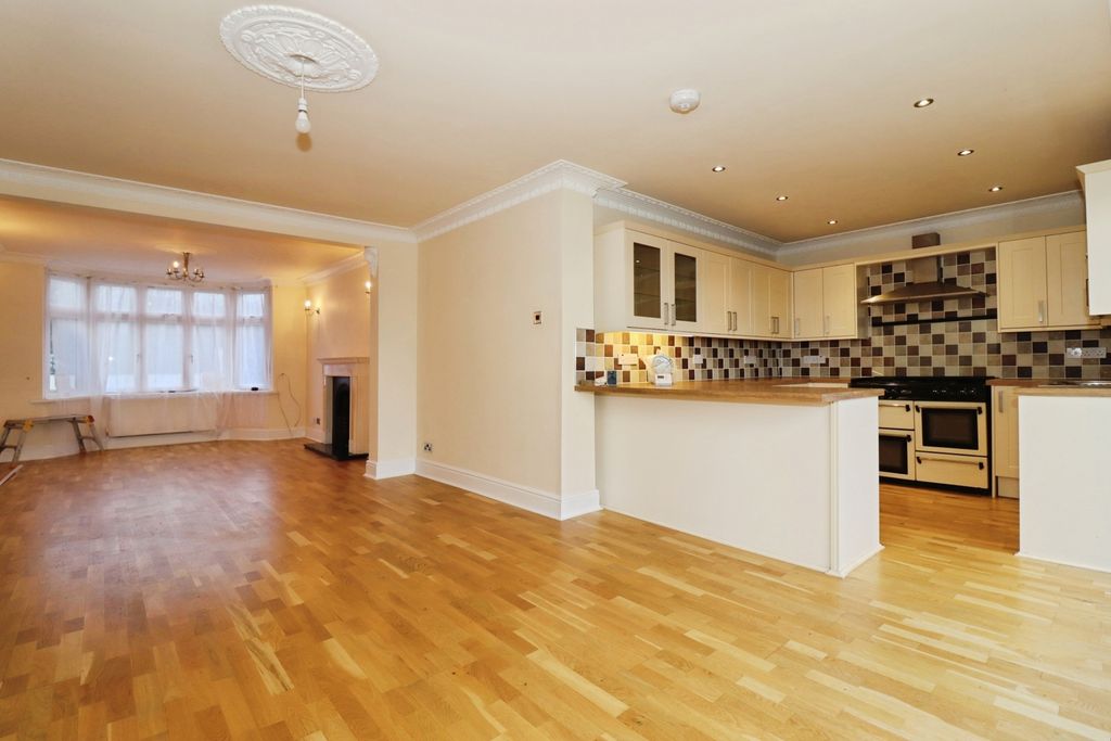 Property photo 2 of 20 Lounge/Diner