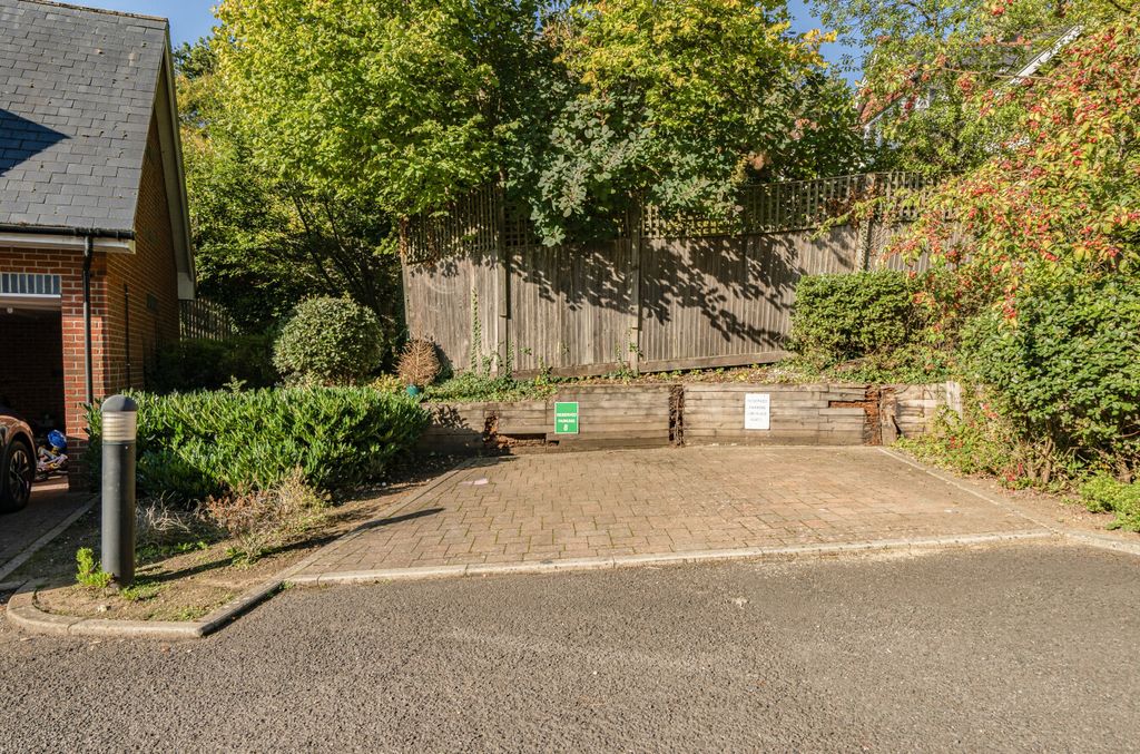 Property photo 2 of 11 1354546-5-68Db9d6...