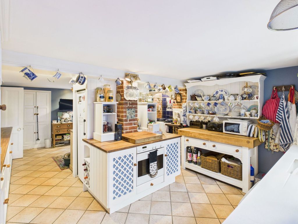 Property photo 1 of 35