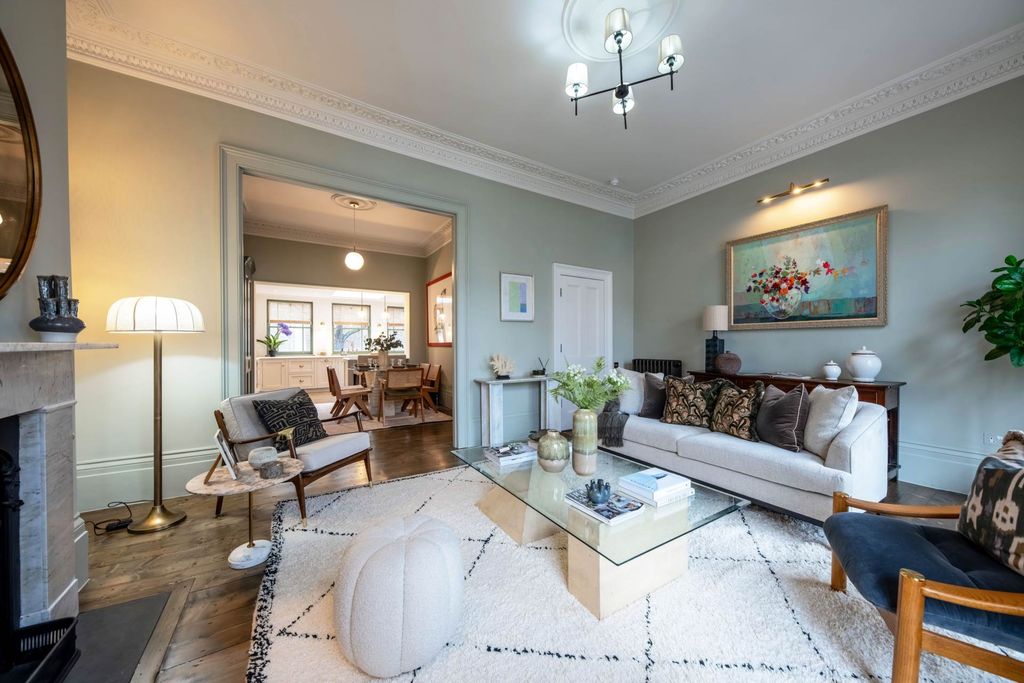 Property photo 3 of 25