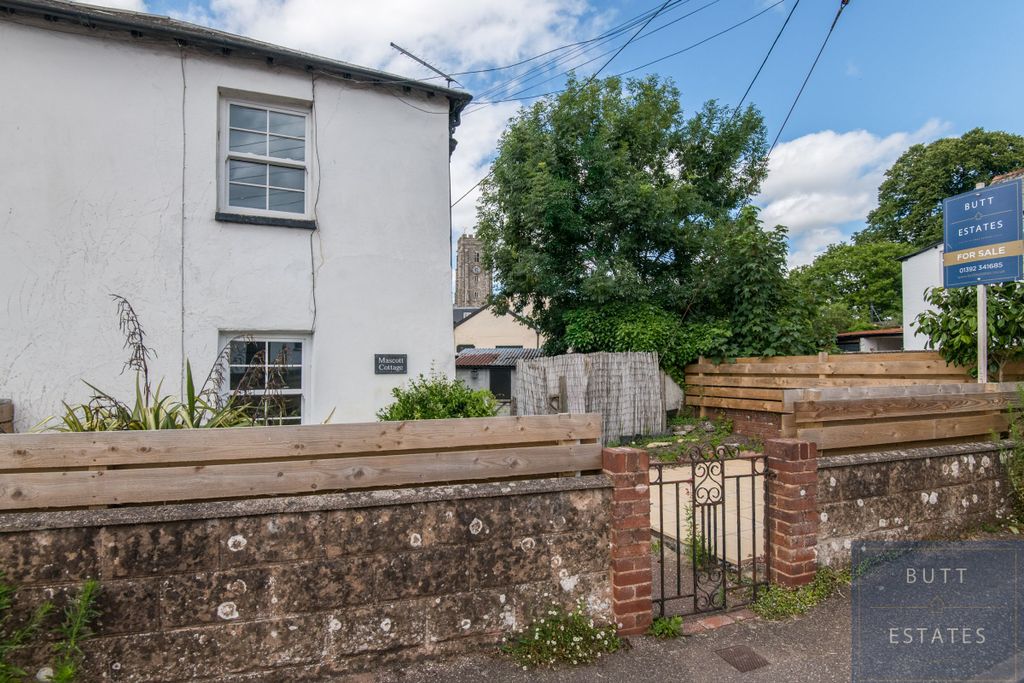 Property photo 1 of 11