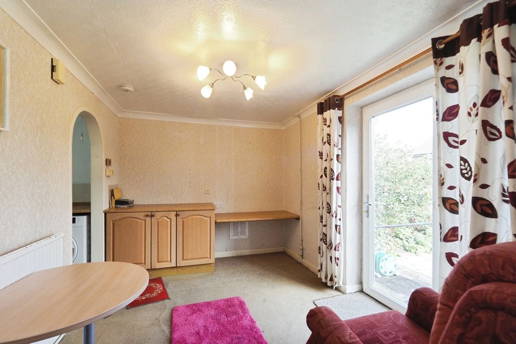 Property photo 3 of 17 Lounge/Diner