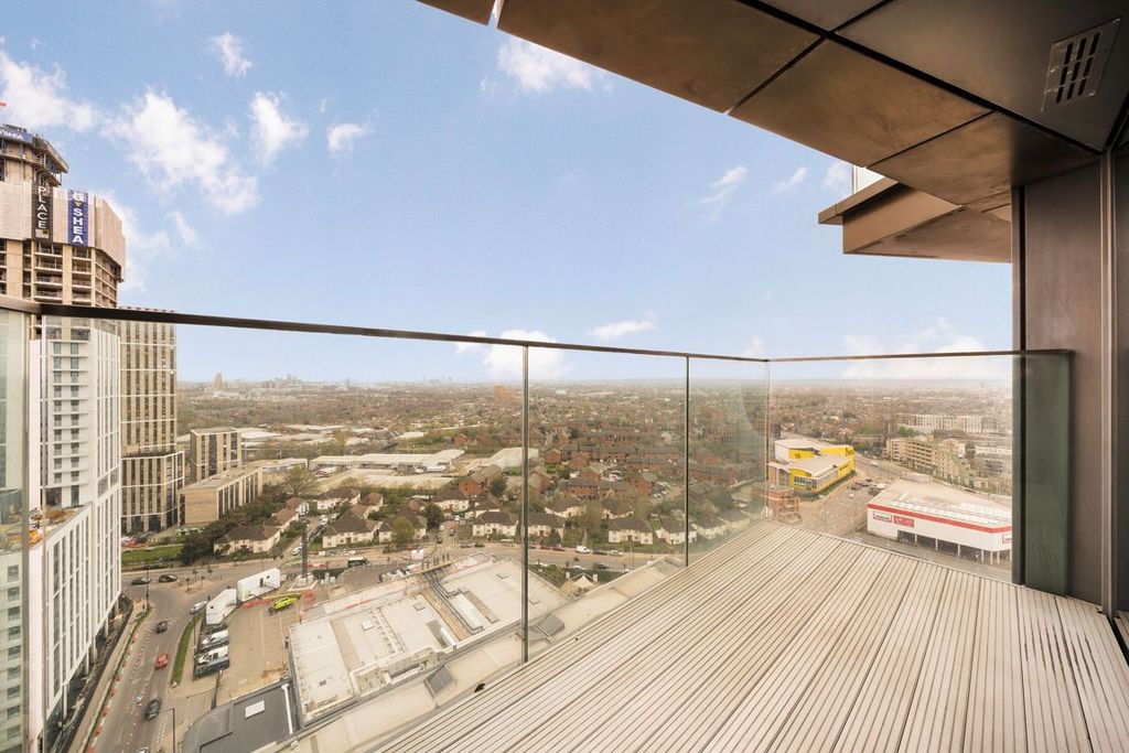 Property photo 2 of 12