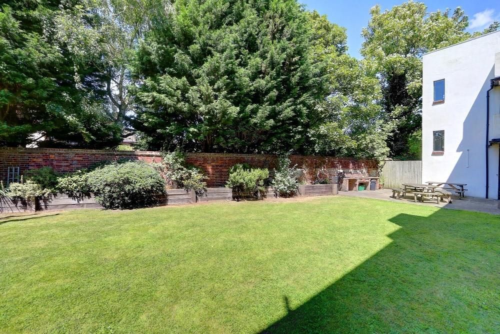 Property photo 1 of 12 External 2 (Medium).Jpg