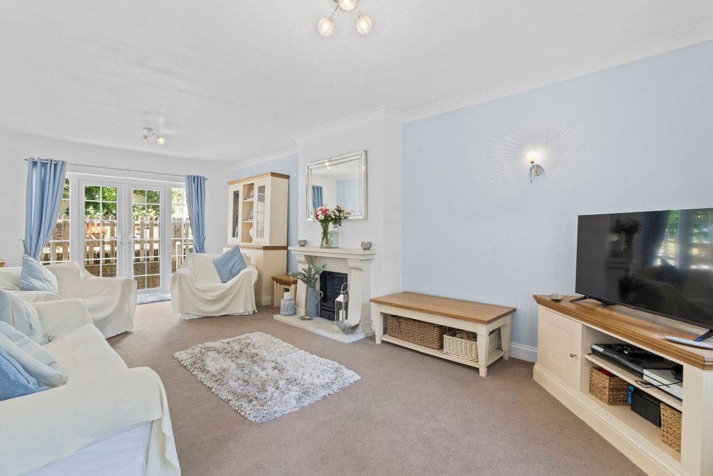 Property photo 3 of 24