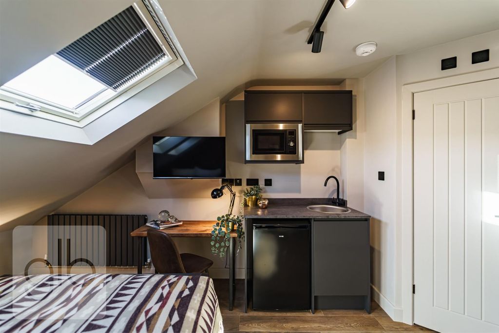 Property photo 2 of 20 8.Png