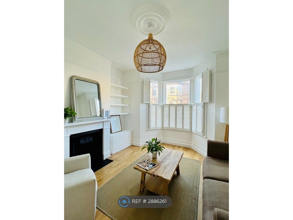 Property photo 1 of 12 Sitting Room