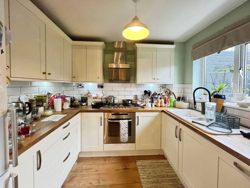 Property photo 2 of 13 Kitchen