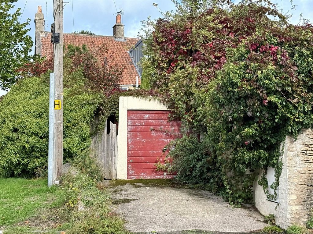 Property photo 3 of 18 Picture No. 01