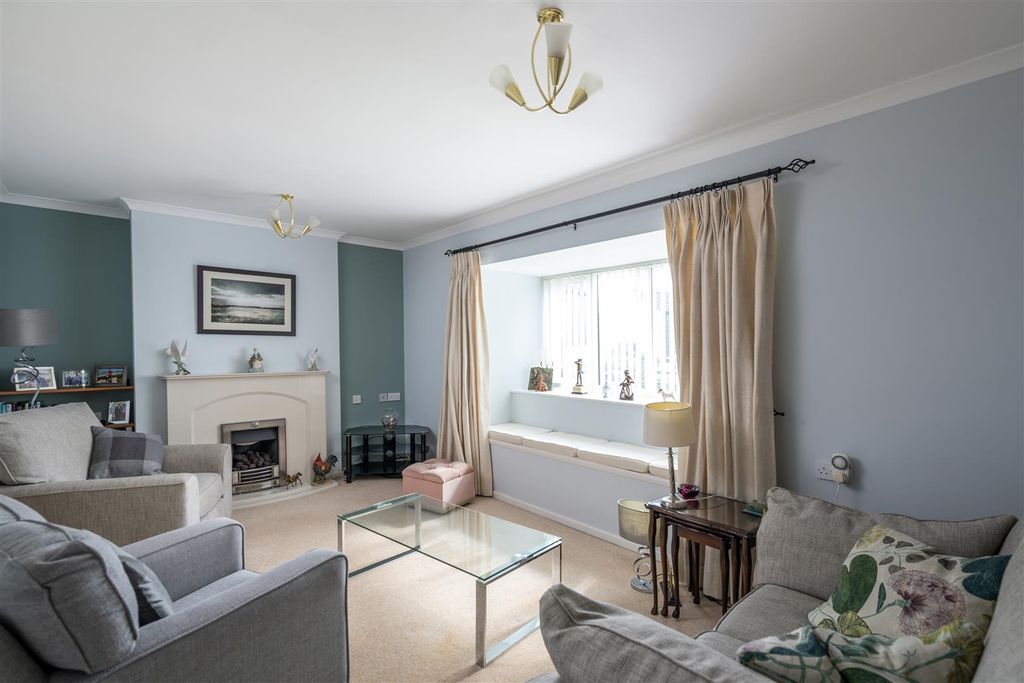 Property photo 3 of 18 5 Haigh Crescent Internals-13.Jpg