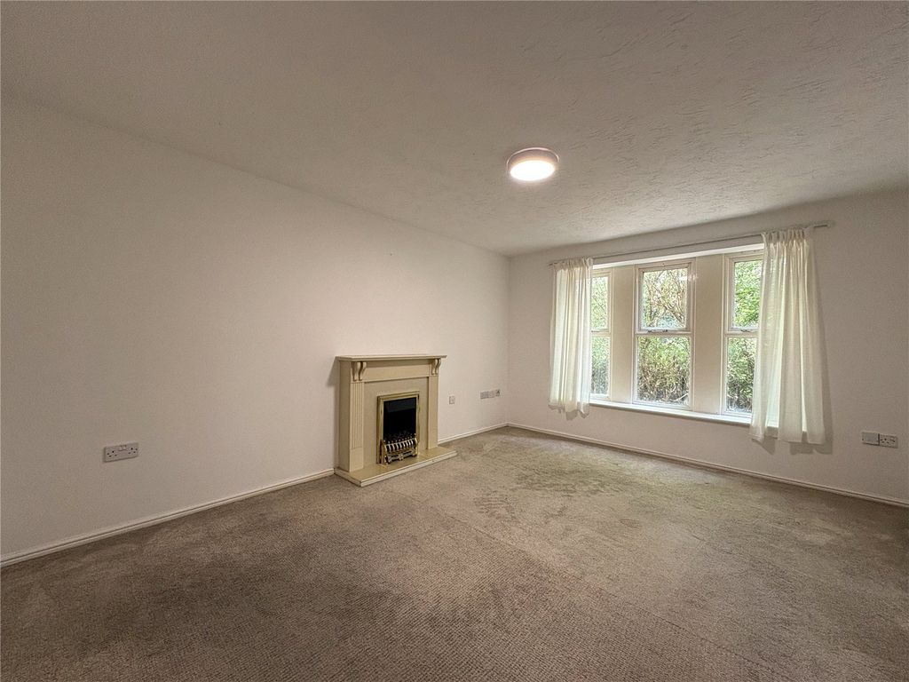 Property photo 2 of 11 Picture No. 12