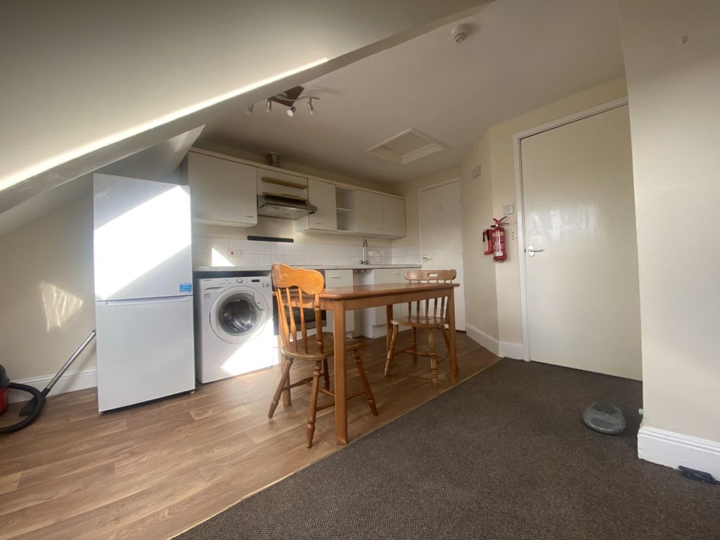 Property photo 1 of 7 1 Bedroom Flat For Rent