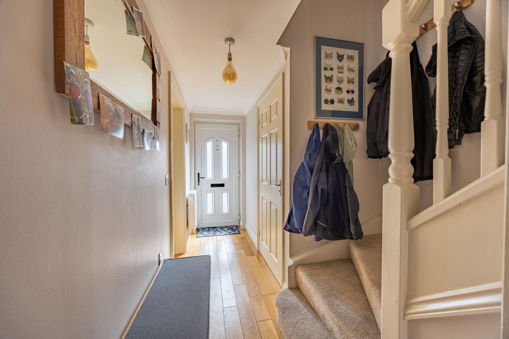 Property photo 3 of 40