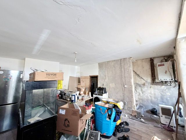 Property photo 1 of 2