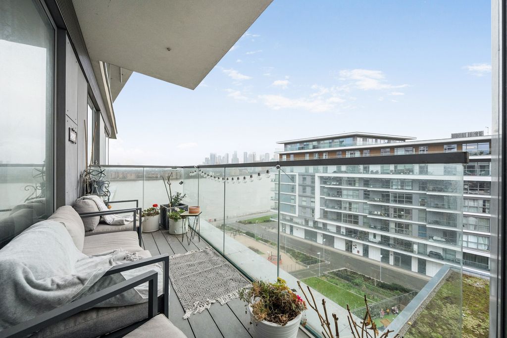 Property photo 3 of 23 1402660-8-69724B7...