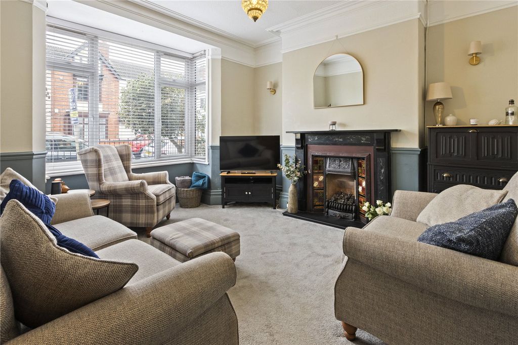 Property photo 3 of 27 Picture No. 32