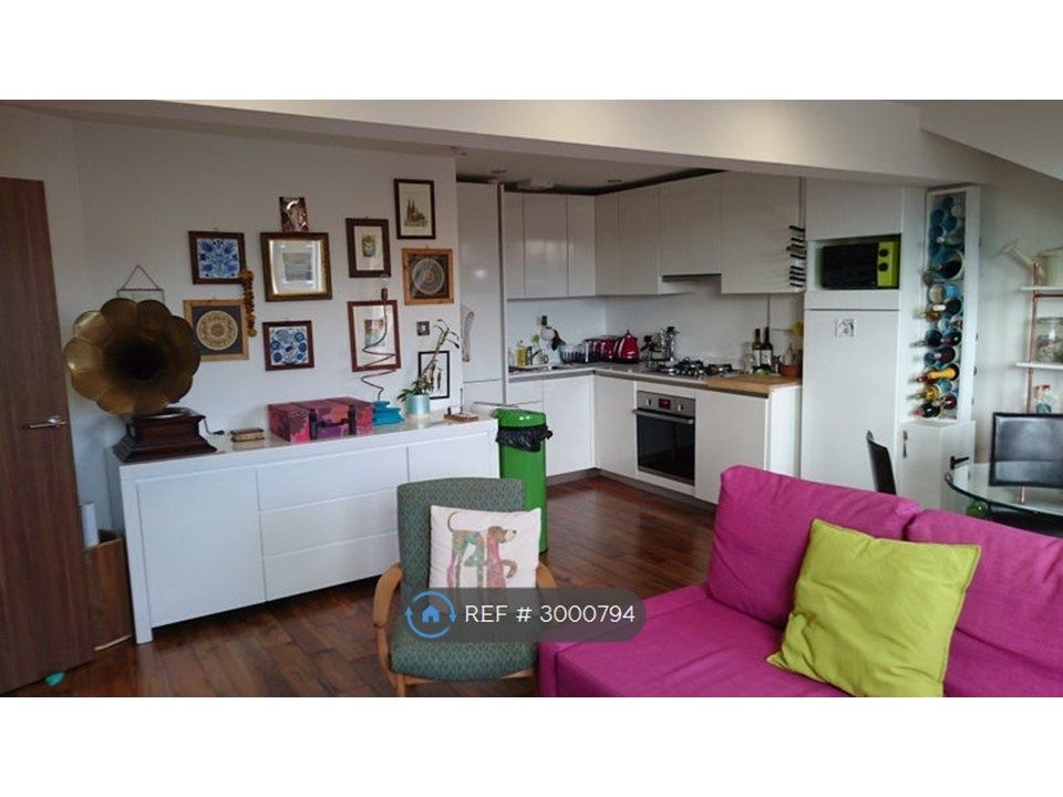 Property photo 2 of 16 Living Room / Open Kitchen