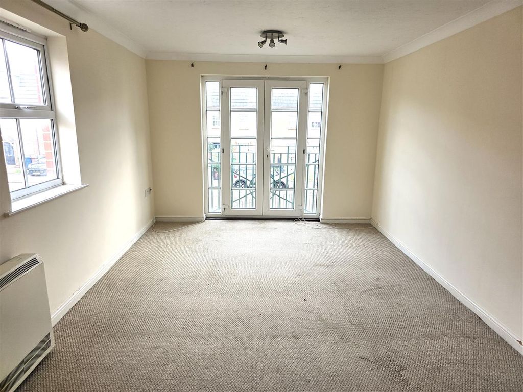 Property photo 3 of 8 20251104_100439A.Jpg