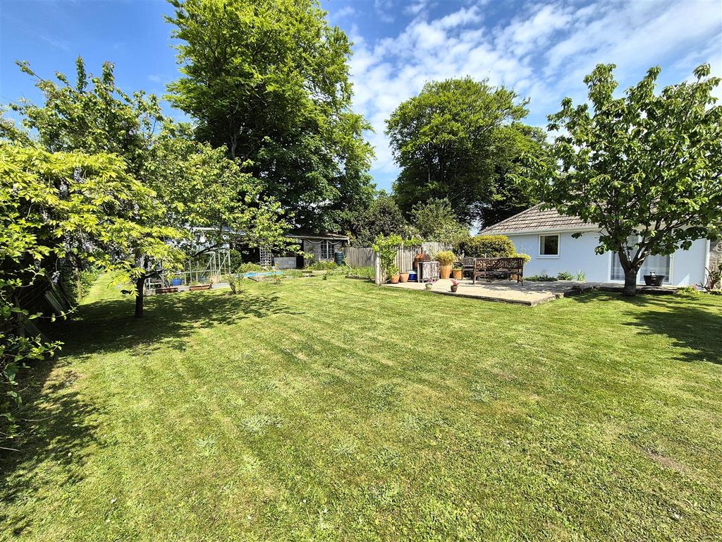 Property photo 2 of 29 Garden .Jpg
