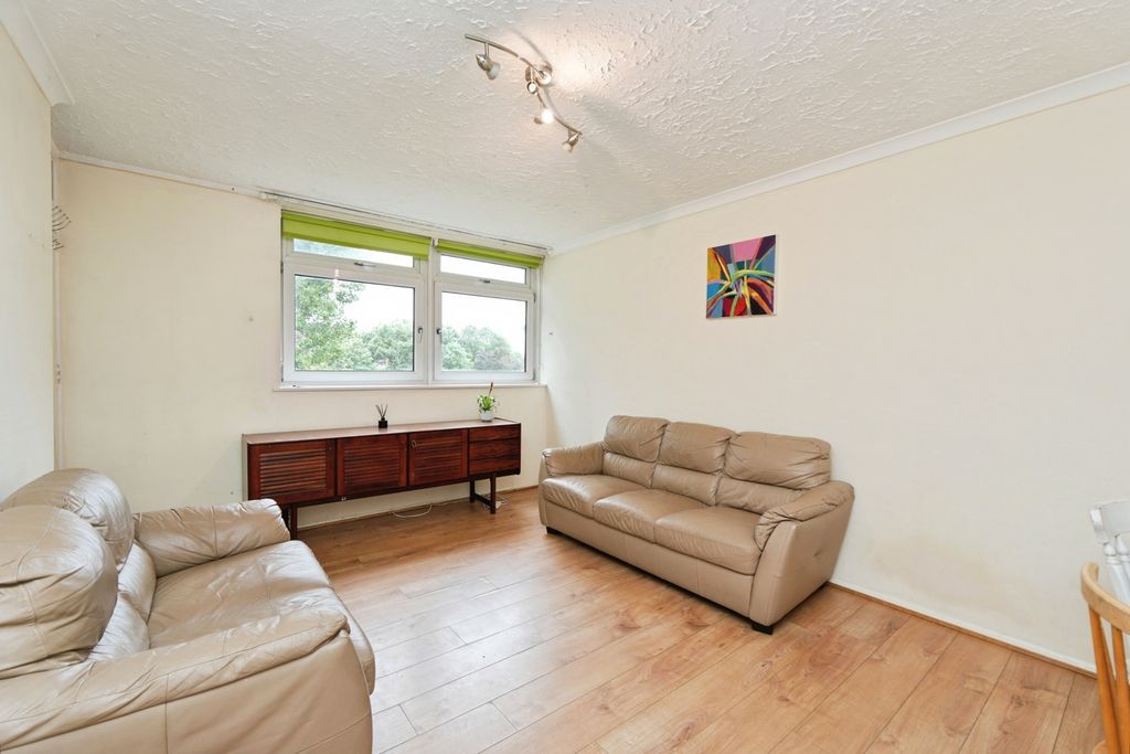 Property photo 2 of 16 Pbox-Img.Jpg