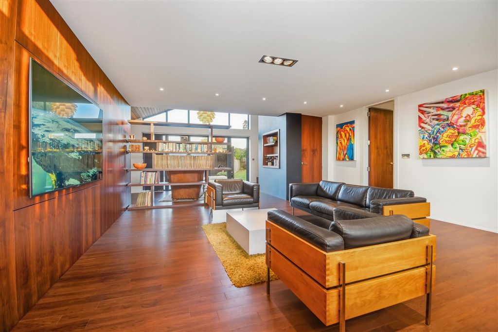 Property photo 2 of 54 13 Shepherdwell (13).Jpg