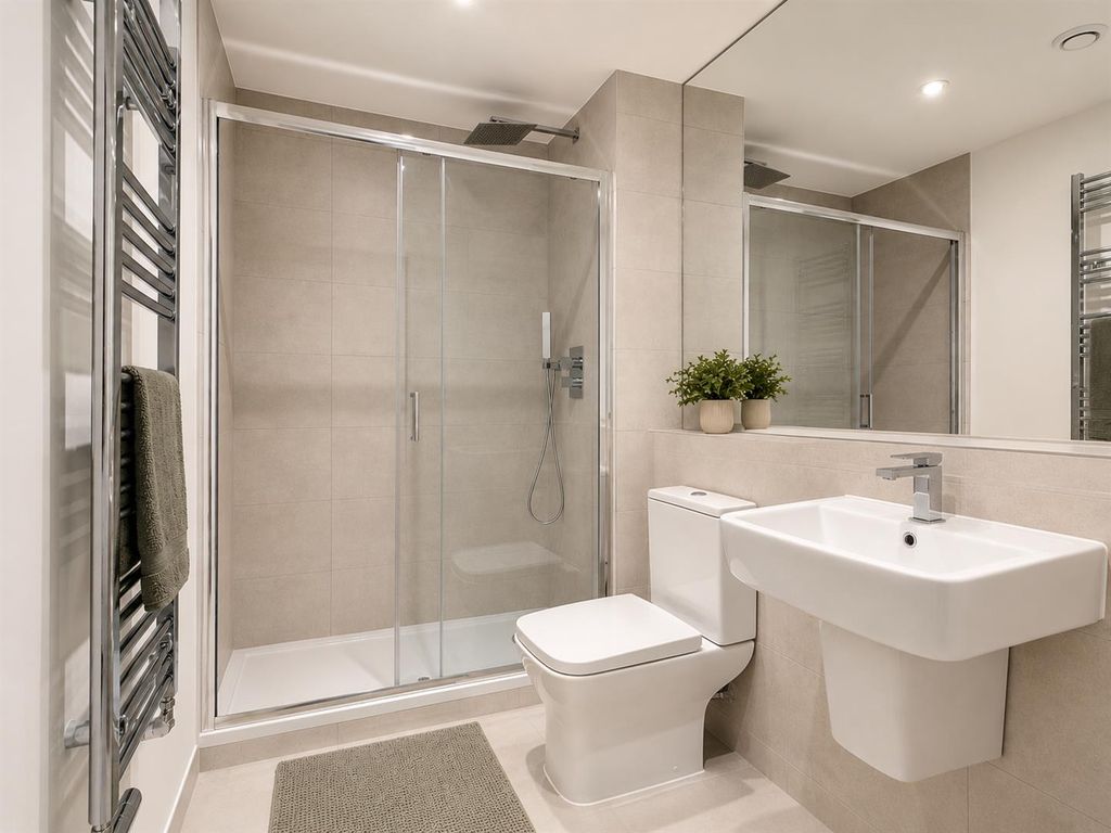 Property photo 3 of 6 Bathroom