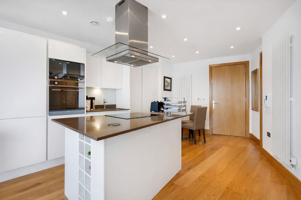 Property photo 3 of 9 Picture No. 01