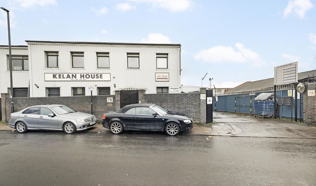 Property photo 2 of 32 Front (Exterior)