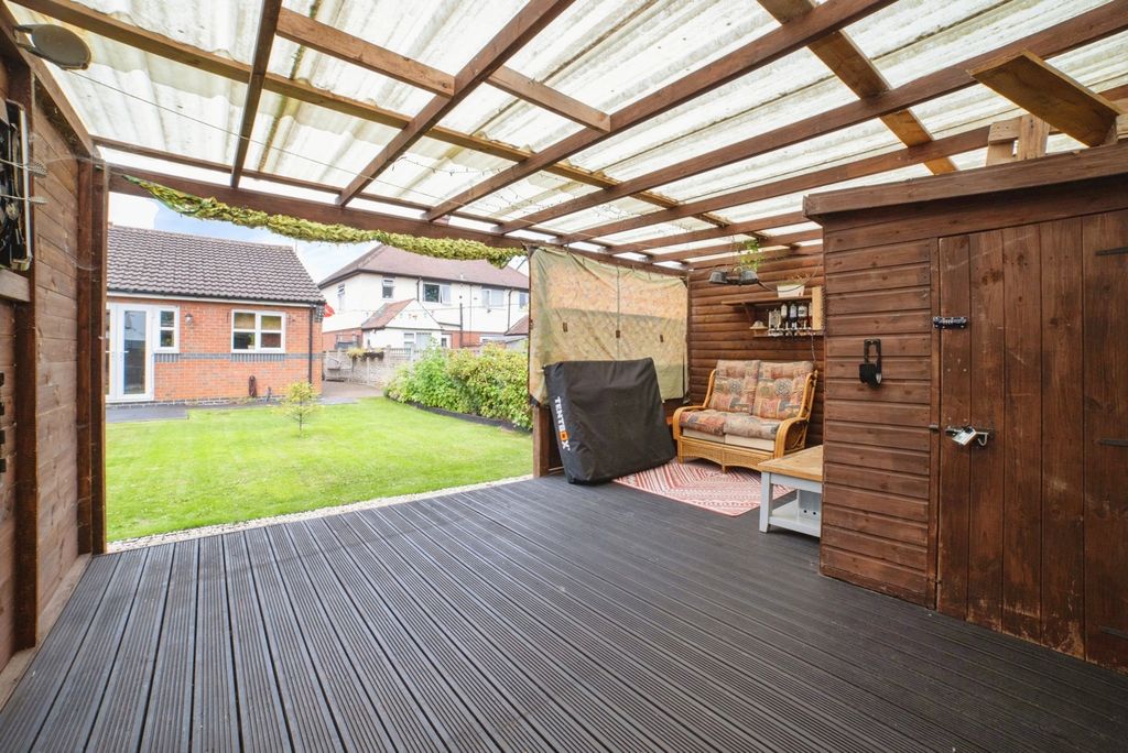 Property photo 3 of 17 Photo