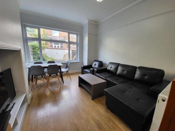 Property photo 1 of 19 41Cbffdf-97B3-4450-Bcfd-8Bd4B6B11Edc.Jpeg