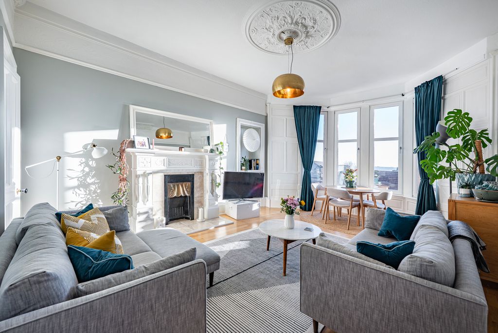 Property photo 2 of 48