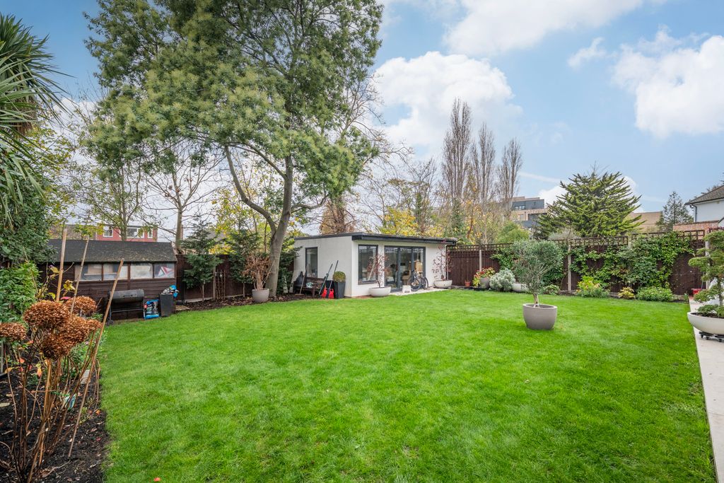 Property photo 3 of 22 Picture No. 09