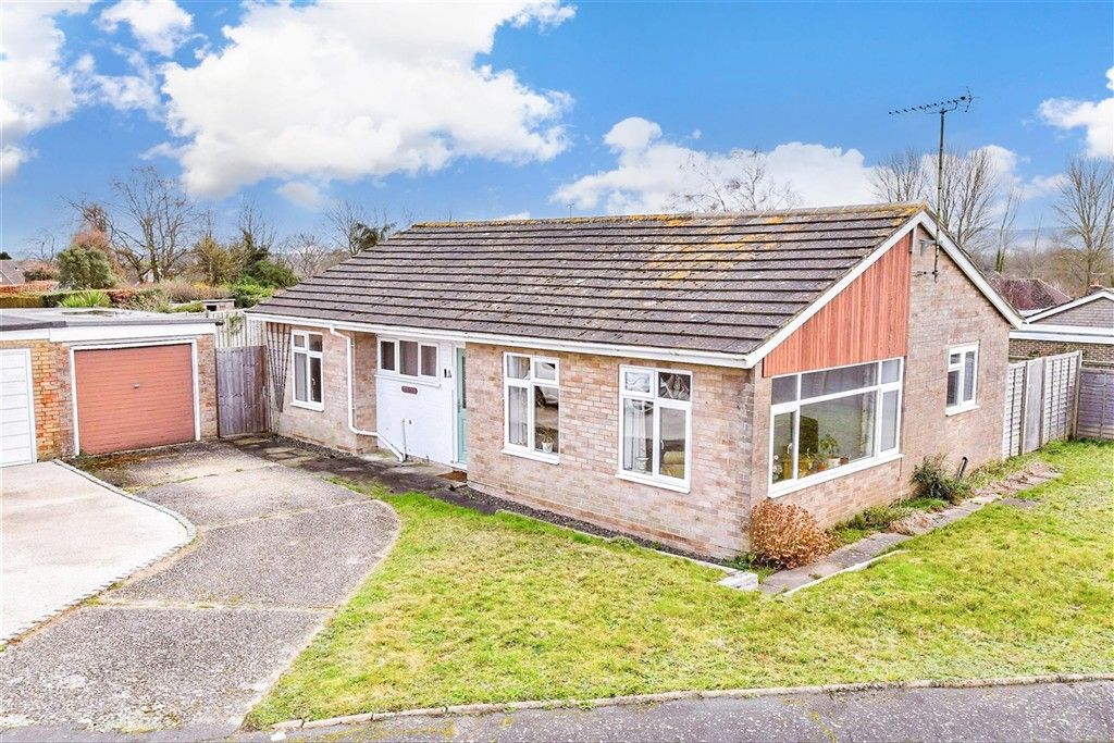 Property photo 2 of 11 Front