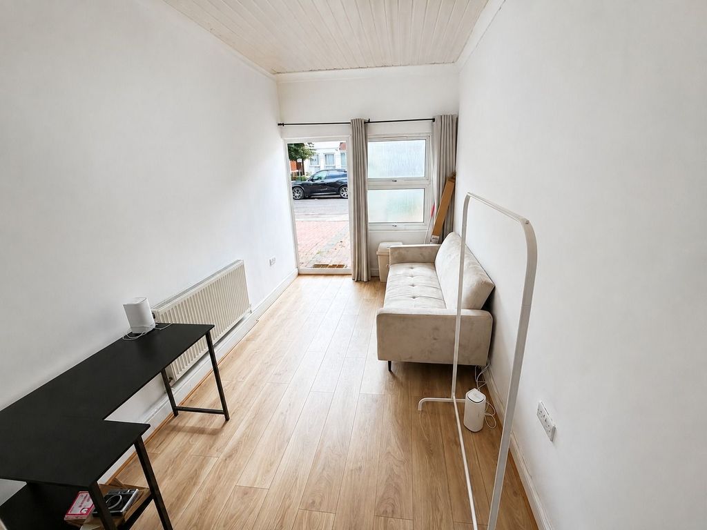 Property photo 2 of 6