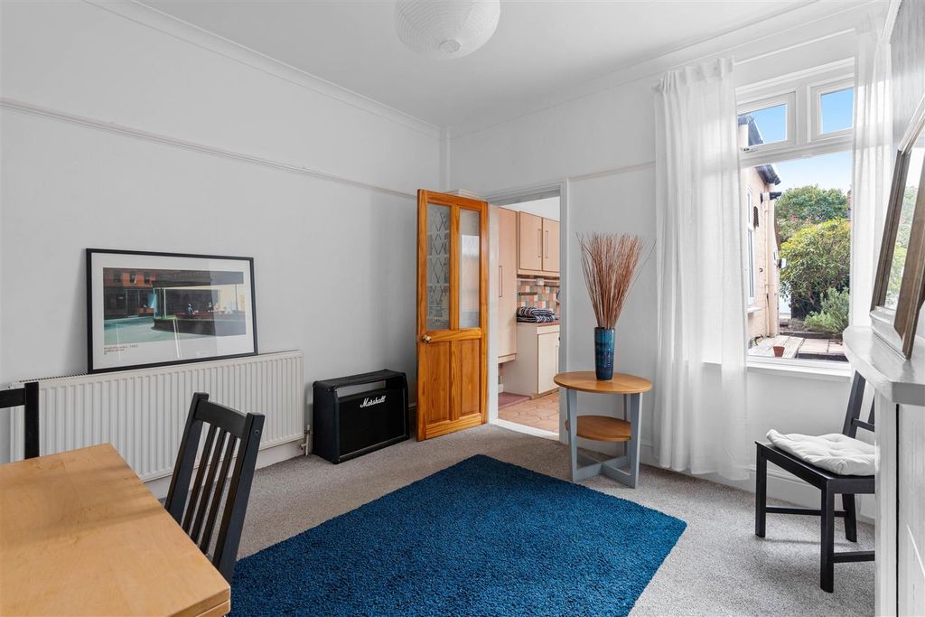 Property photo 3 of 17 66 Kingston Road Nwm (5 Of 19).Jpg