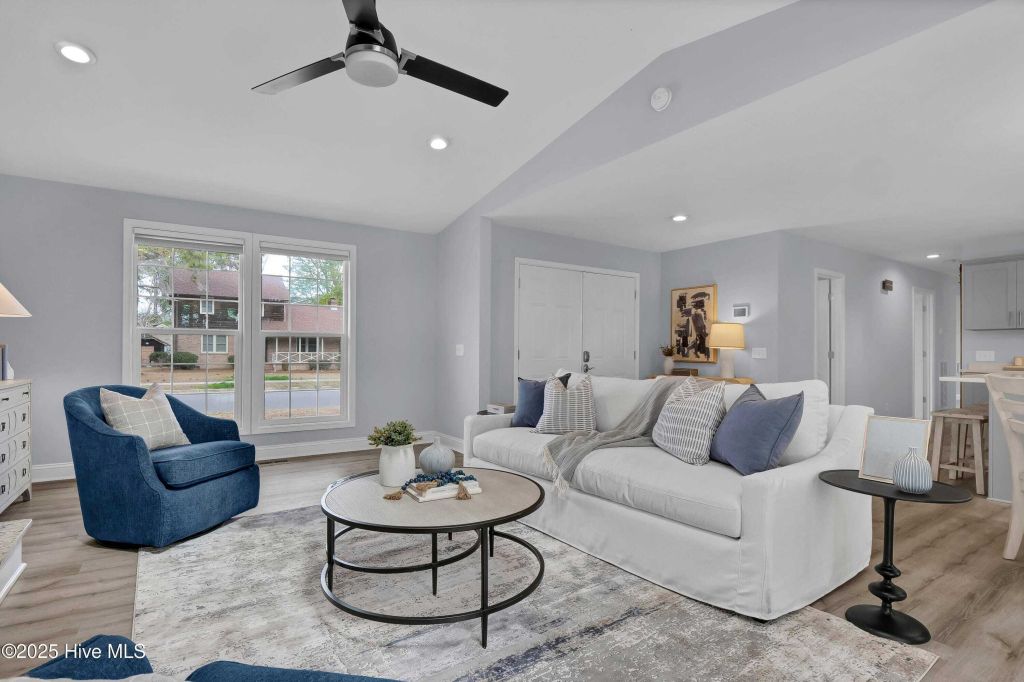 Property photo 3 of 27 <Alttext/>