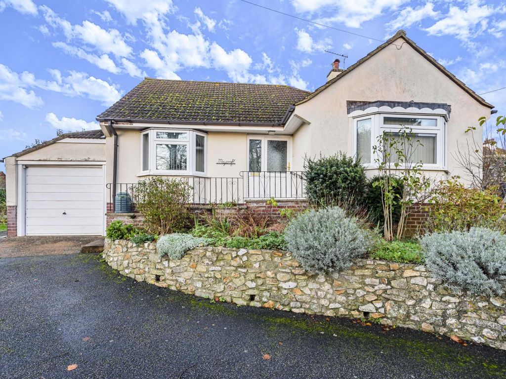 Property photo 1 of 9 Front