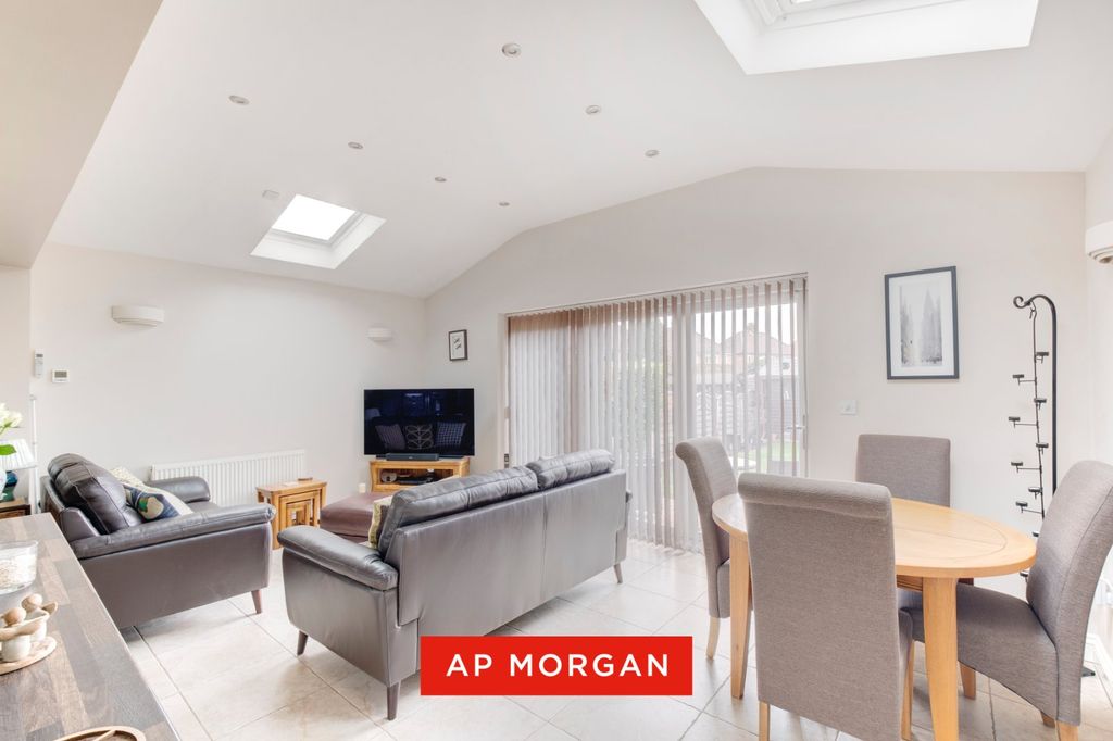 Property photo 3 of 22 Picture No. 26